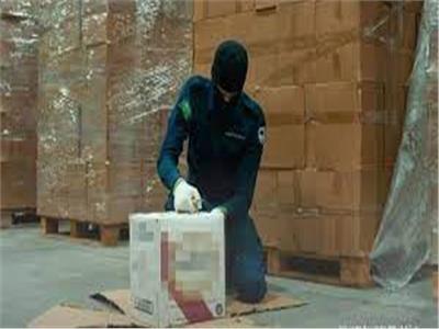 السعودية تحبط محاولة تهريب 66 ألف زجاجة خمور داخل «شحنة عصائر برتقال»