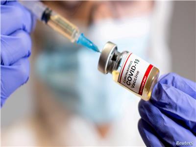 اللقاح للجميع| التطعيم يبدأ في عدة وزارات.. و«المنع» ينتظر غير المُطعمين 