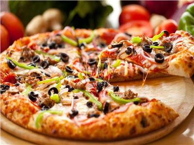«بيتزا الشواية».. ما لا تعرفه عن الطبق الإيطالي الشهير