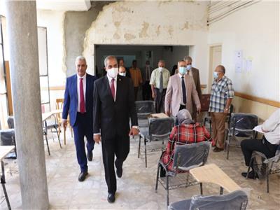 رئيس جامعة الأزهر يتفقد امتحانات الدراسات العليا بطب بنين القاهرة 
