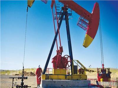 ارتفاع أسعار النفط مع بطء عودة الإمدادات الأمريكية بعد إعصار «آيدا»