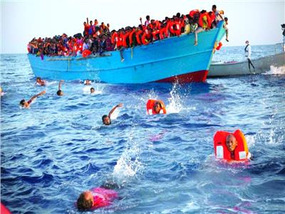 خفر السواحل الإيطالي ينقذون 125 مهاجرا | فيديو