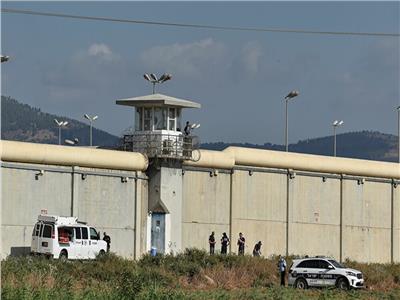 قناة عبرية تكشف خرائط لسجون إسرائيلية |فيديو