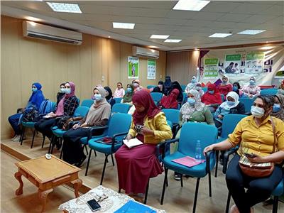 قومي المرأة يطلق فعاليات البرنامج التدريبي بعنوان «التثقيف المالي» فى قنا