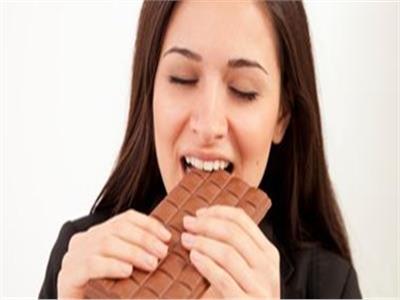 كيف يواجه مدمنو الشوكولاتة شغفهم بتناولها؟