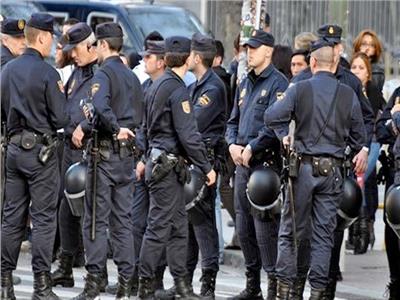 بعد بلاغ بوجود قنبلة..الشرطة الإسبانية تخلي منطقة وسط مدينة أوفيدو 