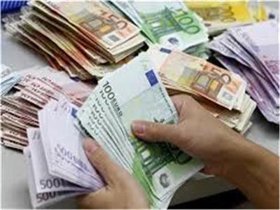 تراجع أسعار العملات الأجنبية في البنوك.. واليورو يسجل 18.38 جنيه 