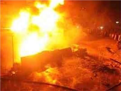 إصابة 7 مواطنين من بينهم 3 أمناء شرطة فى حريق هائل بمصنع زجاج بالعاشر