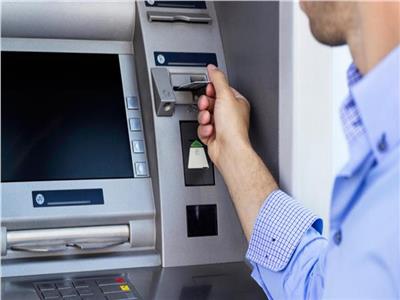 بزيادة تقترب من 3 آلاف.. البنوك تتوسع في نشر ماكينات الصراف الآلي ATM 