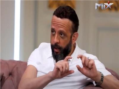 عمرو القاضي: شعرت بضيق نفسي بعد تأثير كورونا على «صندوق الدنيا» | فيديو