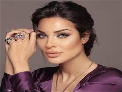 نادين نسيب نجيم متهمة بالتطبيع بعد تعاونها مع ماكير إسرائيلي