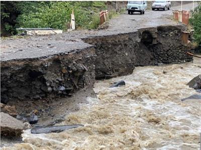 السيول تدمر 2 كيلومترا من الطرق في داغستان | فيديو 