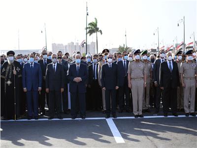 متحدث الرئاسة ينشر صور وفيديو تقدم الرئيس السيسي الجنازة العسكرية للمشير طنطاوي