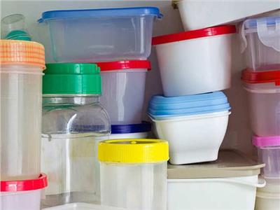 النصائح المنزلية | 5 طرق سهلة لتنظيف العبوات البلاستيكية