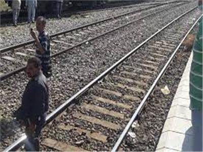 مصرع شاب سقط من قطار خط قليوب - شبين القناطر بالقليوبية 