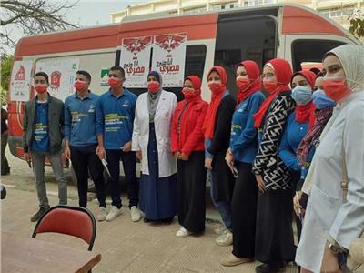 «أنا متبرع مصري» حملة تبرع بالدم من إتحاد طلاب صيدلة سوهاج 