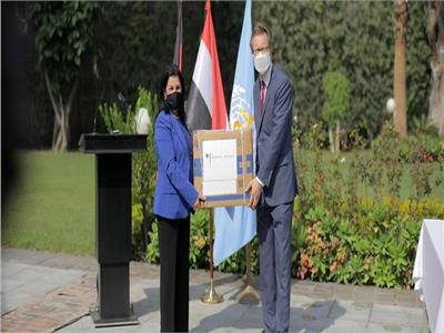 السفير الألماني بالقاهرة يسلم 7 ملايين كمامة إلى منظمة الصحة العالمية 