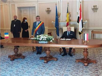 توقيع اتفاقية تآخى بين مدينتى سينايا الرومانية وشرم الشيخ المصرية  