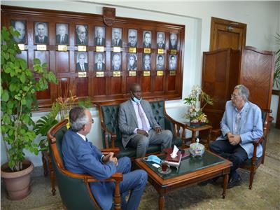نائب رئيس جامعة الإسكندرية و السفير الأوغندي يبحثا سبل التعاون المشترك 
