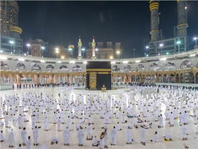 السعودية تحدد شرط للصلاة في ساحة الحرم