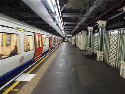 السيطرة على حريق بمحطة مترو قرب مقر البرلمان البريطاني