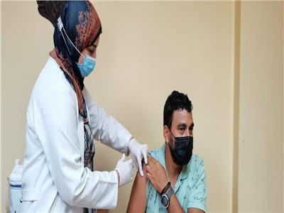 المركز الطبي لقطاع البترول بالقاهرة يستقبل العاملين بشركة بوتاجاسكو لتلقي لقاح فيروس كورونا