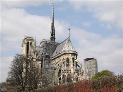 فرنسا.. اعتقال  طيار أراد تفجير طائرته بكاتدرائية نوتردام التاريخية في باريس