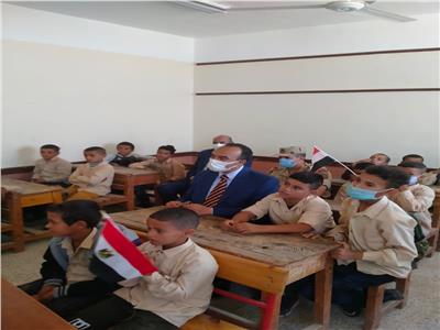 نائب محافظ المنيا يتابع انتظام سير العملية التعليمية بمدارس مركز سمالوط 