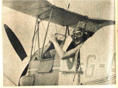 أول سيدة تحصل على رخصة قيادة طائرة بحرية.. «تايجر موث»