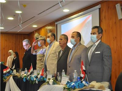 رئيس جامعة كفر الشيخ يشهد حفل استقبال الطلاب الجدد بكلية الألسن ويكرم المتفوقين