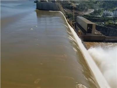 خبير مصري: استمرار تدفق مياه الفيضان عبر الممر الأوسط لسد النهضة