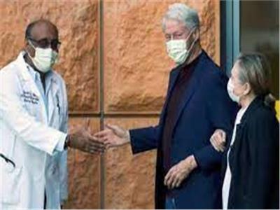 بيل كلينتون يخرج من المستشفى بعد قضاء 5 أيام لإصابته بعدوى في مجرى الدم