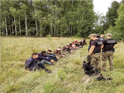 تحذيرات أوروبية من تفاقم وضع المهاجرين على الحدود مع بيلاروس
