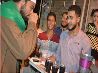 الأقباط يحتفلون مع المسلمين بتوزيع الهدايا بمناسبة المولد النبوي | صور