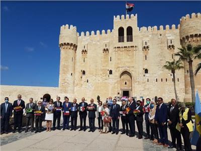 15 سفيرا يزورون قلعة قايتباي بالإسكندرية