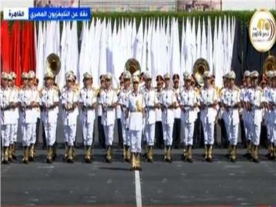 طلاب حرس الشرف يؤدون مراسم التحية العسكرية للرئيس السيسي