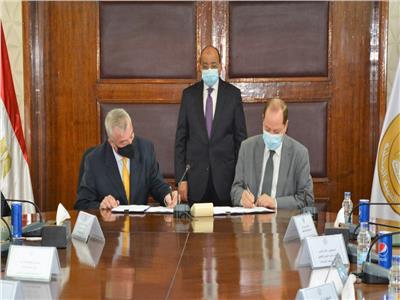 «التنمية المحلية» توقع عقداً لإدارة مخلفات مصرف كيتشنر بـ«الدقهلية»