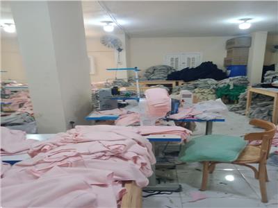 ضبط  مصنع ملابس اطفال بدون ترخيص خلال حملة بأبو حمص