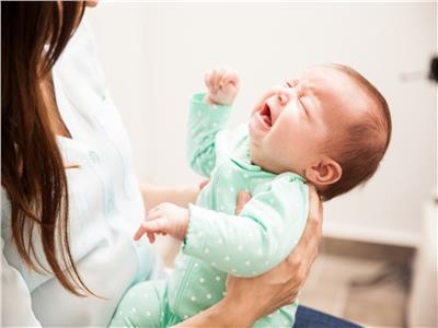 أسباب خلع الكتف عند الرضع.. وطرق علاجه