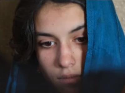 «الجوع والعطش» يدفع عائلات أفغانية لبيع بناتها .. فيديو