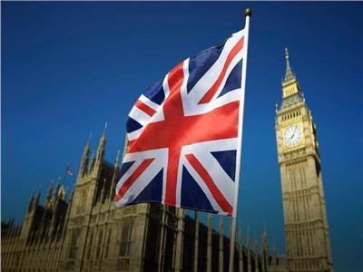 بريطانيا: إزالة جميع الدول من قائمة السفر الحمراء