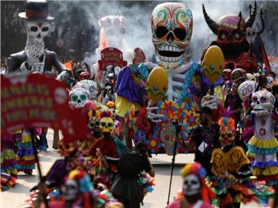 استعدادات الاحتفال بـ«يوم الموتى» في المكسيك | فيديو
