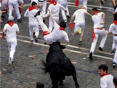 مصرع شخص في مهرجان لمطاردة الثيران بإسبانيا 