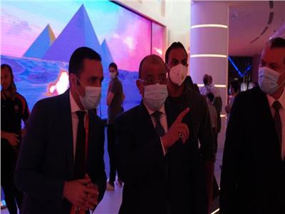 وزير التنمية المحلية يتفقد الجناح المصري المشارك في معرض «اكسبو دبي 2020»