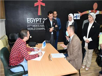صبحي يشهد اختبارات المشاركين في مشروع «سفراء شباب مصر»