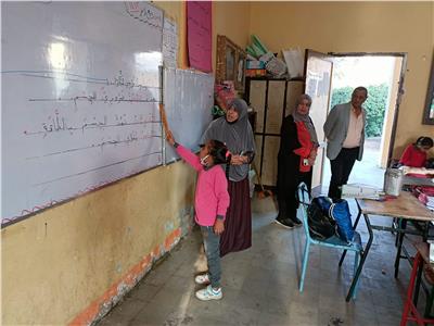 مدير«الهرم التعليمية» يتفقد عدد من المدارس للاطمئنان على سير الدراسة| صور