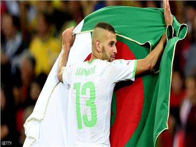 نجم منتخب الجزائر يدعم صلاح للفوز بالكرة الذهبية