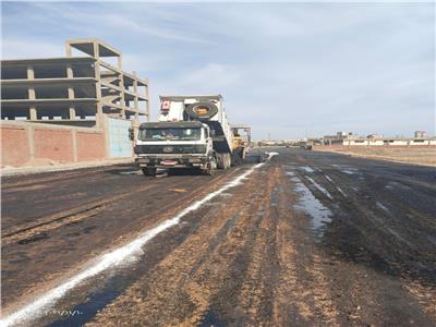 محافظ بورسعيد: قرب الانتهاء من رفع كفاءة الطرق بالمنطقة الصناعية