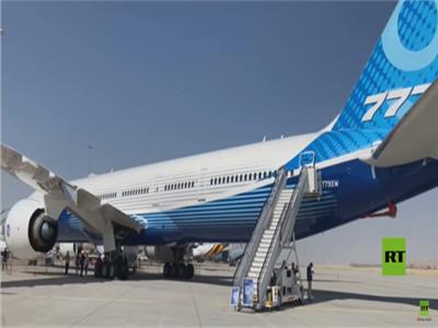الكشف عن بوينج-777 الجديدة في معرض دبي للطيران..فيديو
