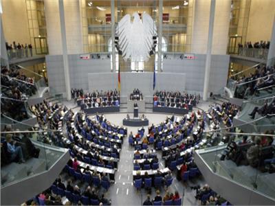 البرلمان الألمانى يقر قانونا جديدا للحماية من عدوى كورونا